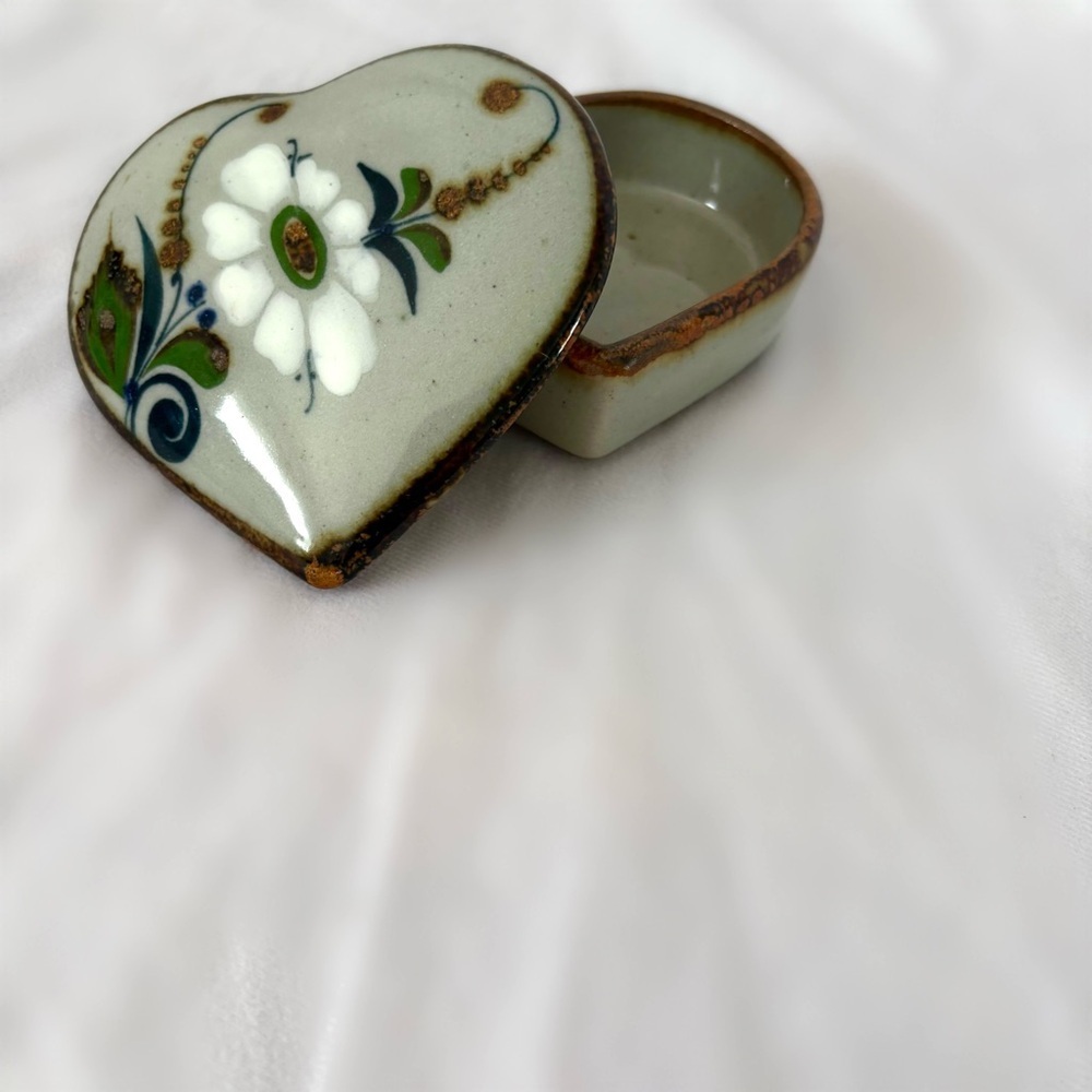 Vintage talavera ceramic heart trinket holder box flower hand painted mexico